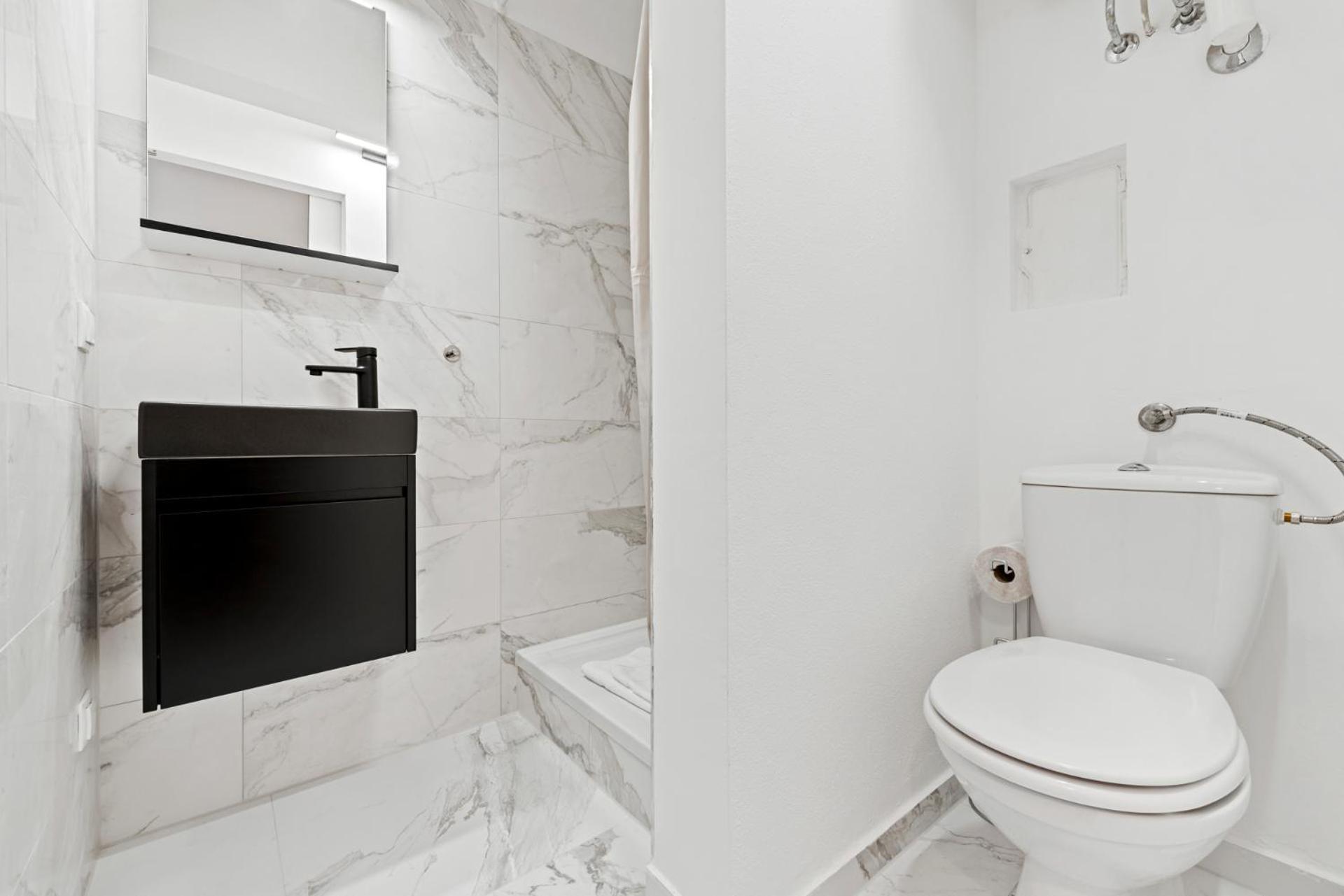 Cozy City Apartment - 15 Min To City-Centre - Contactless 24H Check-In Vienna Exterior photo