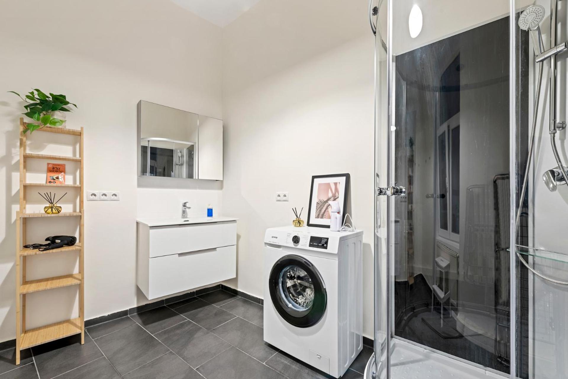 Cozy City Apartment - 15 Min To City-Centre - Contactless 24H Check-In Vienna Exterior photo